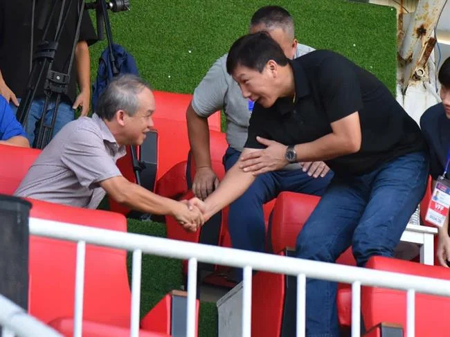 Biểu tượng minh họa các lớp bảo mật kỹ thuật số, mã hóa dữ liệu và tường lửa, tượng trưng cho cam kết bảo vệ thông tin cá nhân của người dùng full88 app ios.